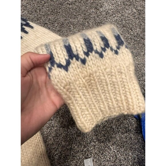 Vintage Nordic Sweater Style Pullover White Blue Knit - Picture 4 of 7